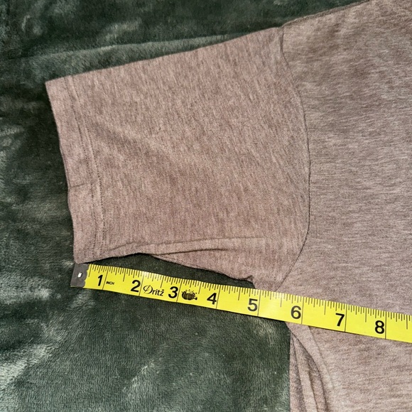 Uniqlo Shirt Women's Small Brown Supima V-Neck Short Sleeve Top Stretch Pullover - Picture 7 of 8